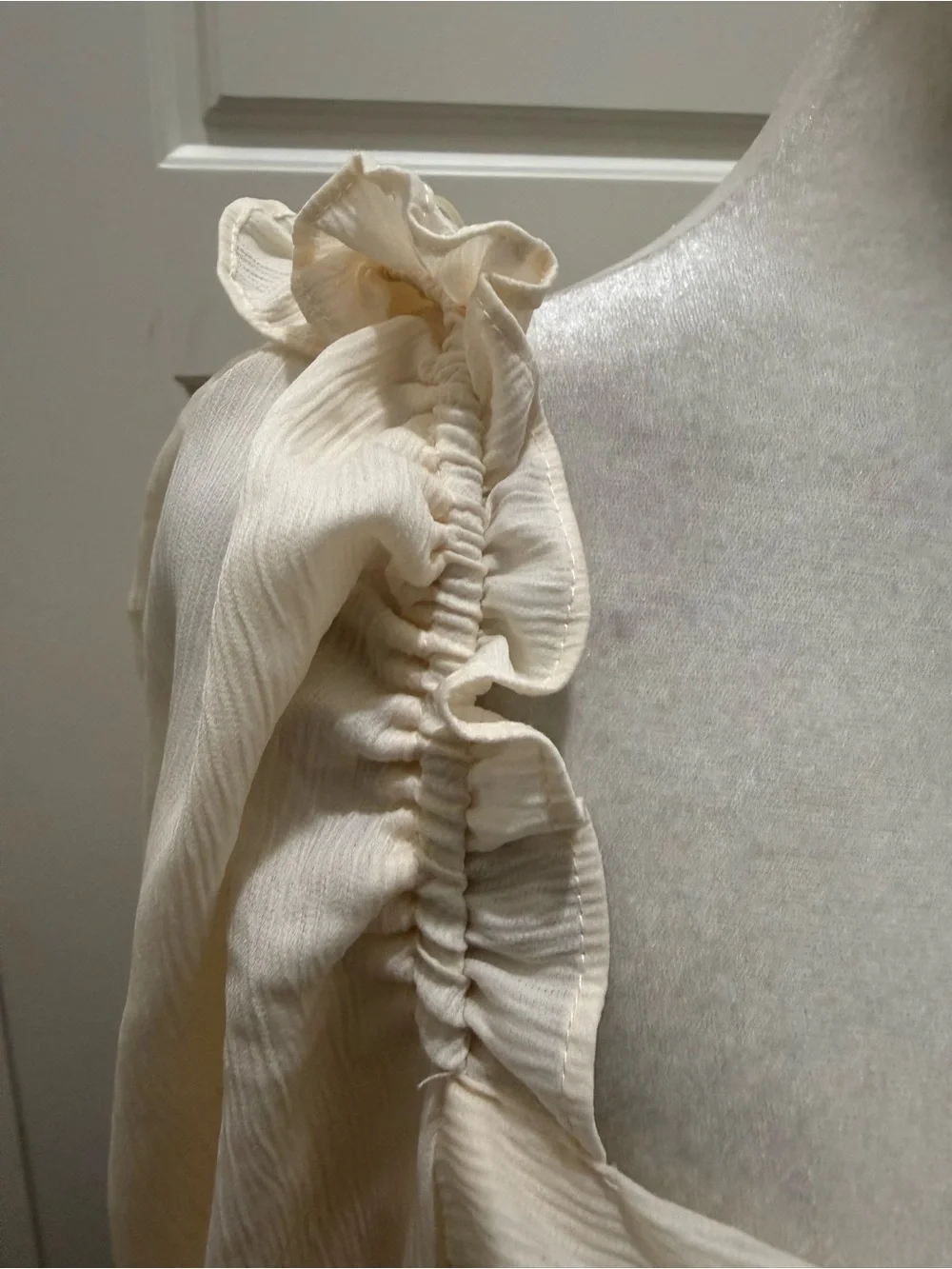 NWT. ASTR the Label. Puff Sleeve Square Neck Top. Cream. Size Medium.